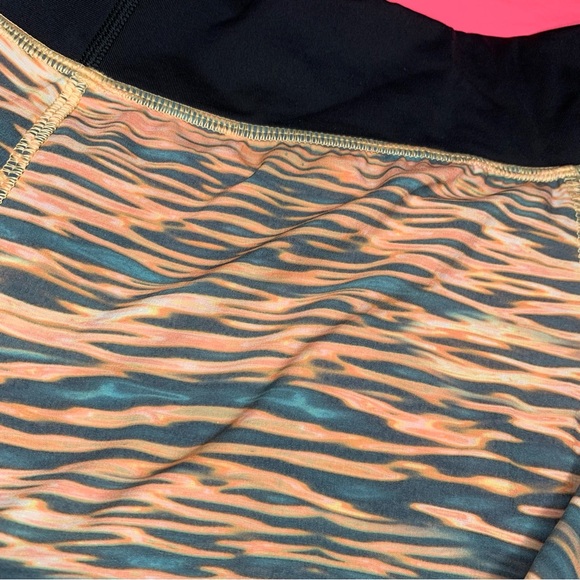 Lululemon speed up shorts 8 - Picture 14 of 14